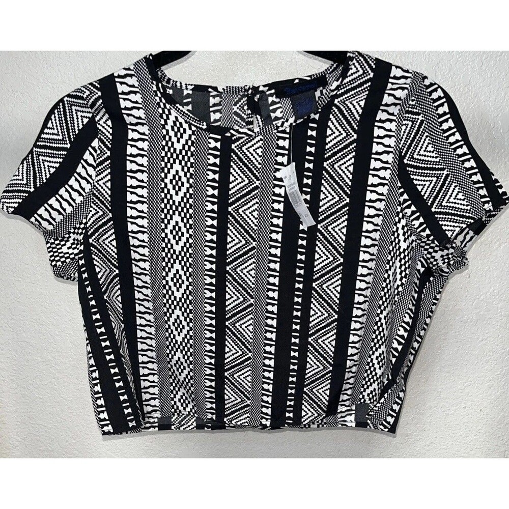 BEWARE Crop Top Geometric Design Women Sz Med Black White
